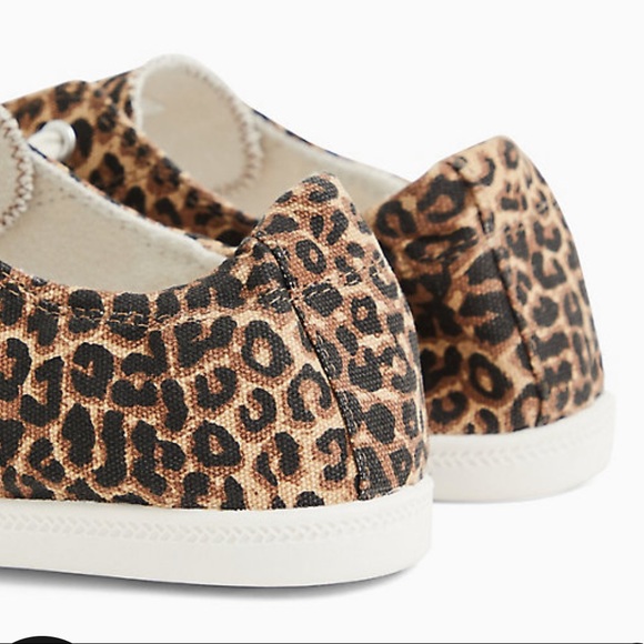 Torrid Ruched Leopard Print Sneakers NWT - Picture 2 of 4